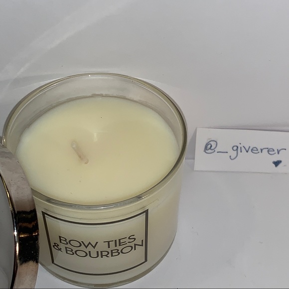 Bourbon 🥃 and Bow Ties Single Wick Bath & Body Works Candle - Picture 3 of 10